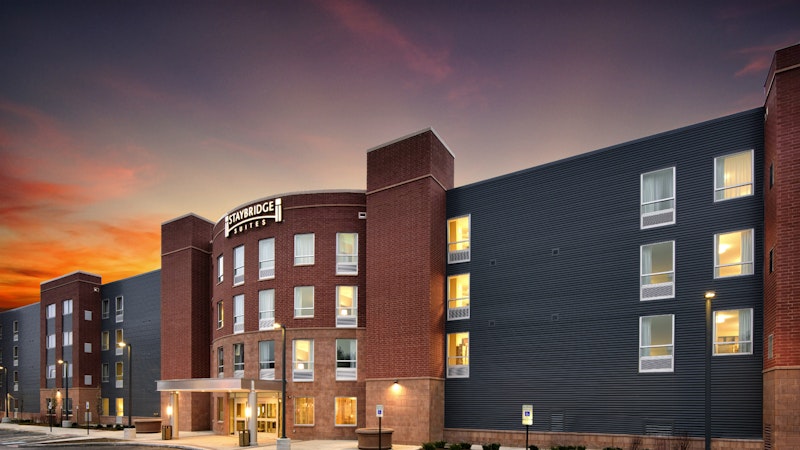 STAYBRIDGE SUITES MARQUETTE