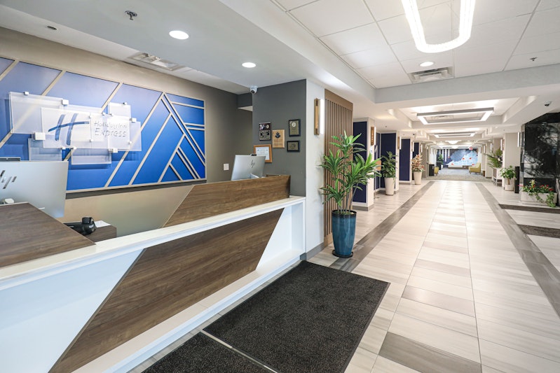 HOLIDAY INN EXP SPRINGFIELD