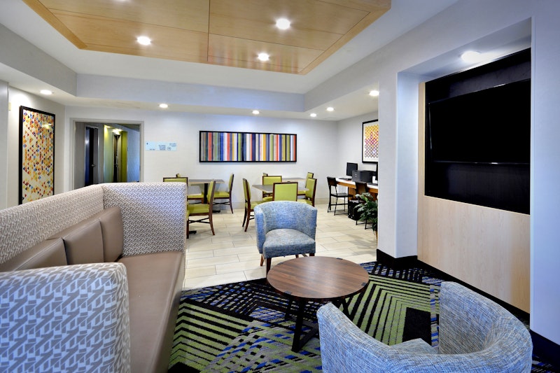 HOLIDAY INN EXPRESS DURHAM
