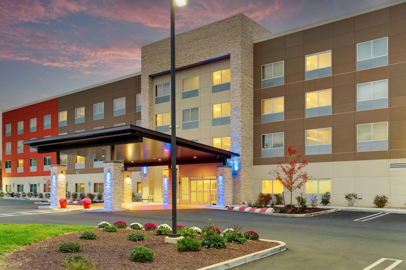 Holiday Inn Express and Suites Middletown – Goshen