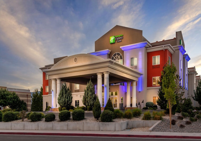 HOLIDAY INN EXP AND STES RENO