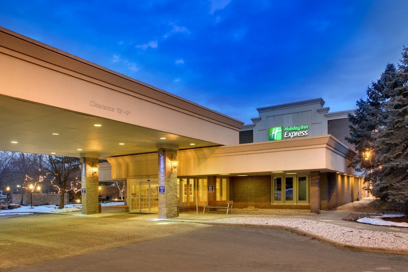 HOLIDAY INN EXPRESS POUGHKEEPSIE