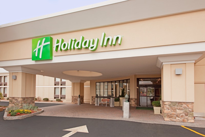 HOLIDAY INN DEDHAM CONF CENTER