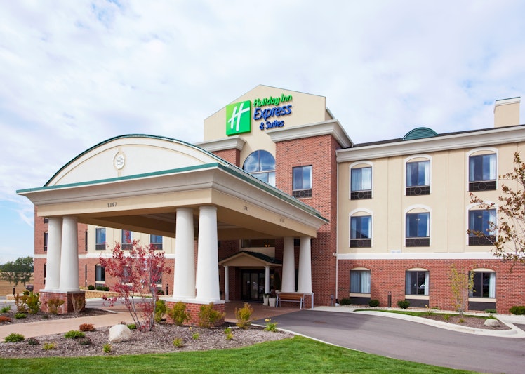 HOLIDAY INN EXP STES HOWELL