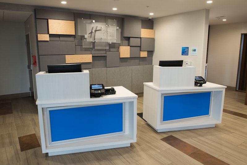 HOLIDAY INN EXP STES E LANSING