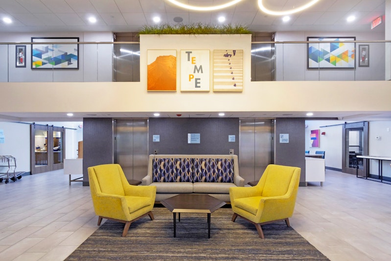 Holiday Inn Express and Suites Phoenix-Tempe