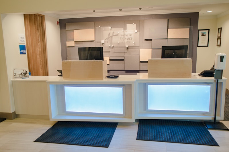 HOLIDAY INN EXP STES WINONA