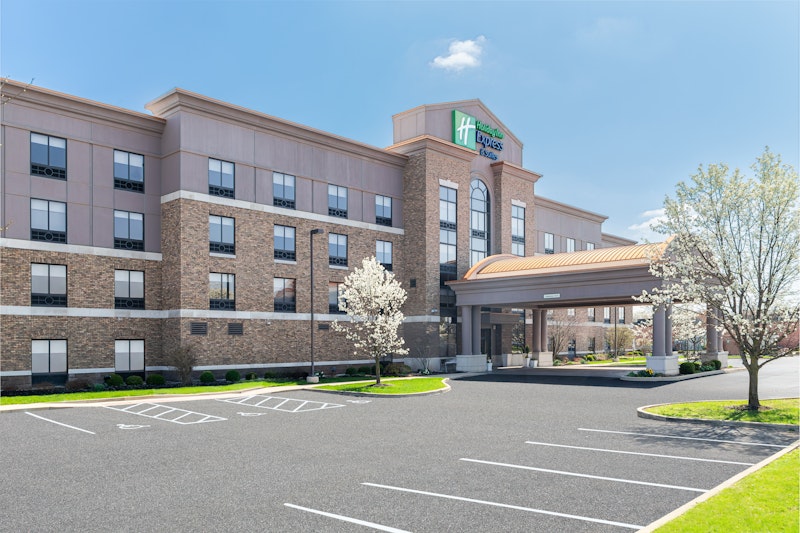 Holiday Inn Express and Suites Columbus Edinburgh