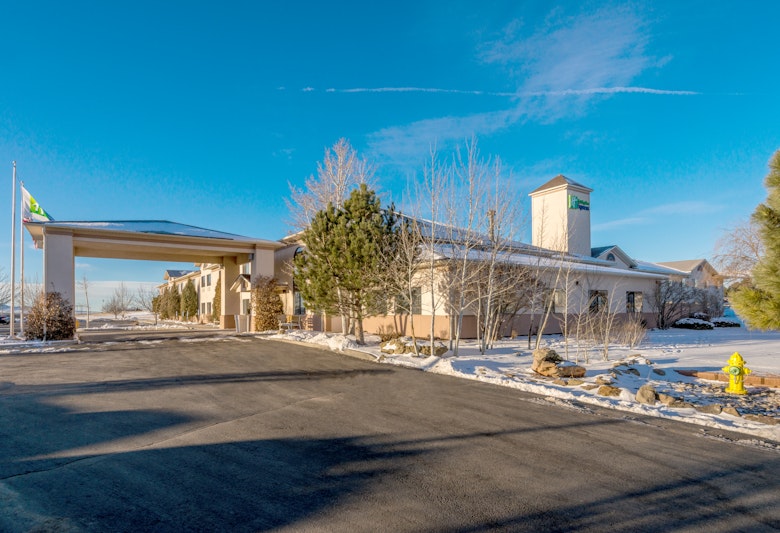 HOLIDAY INN EXPRESS RATON