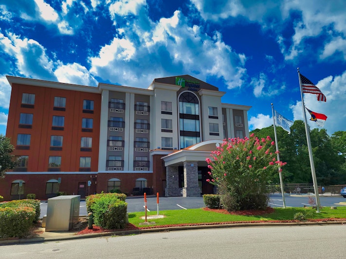 HOLIDAY INN EXP STES WILSON