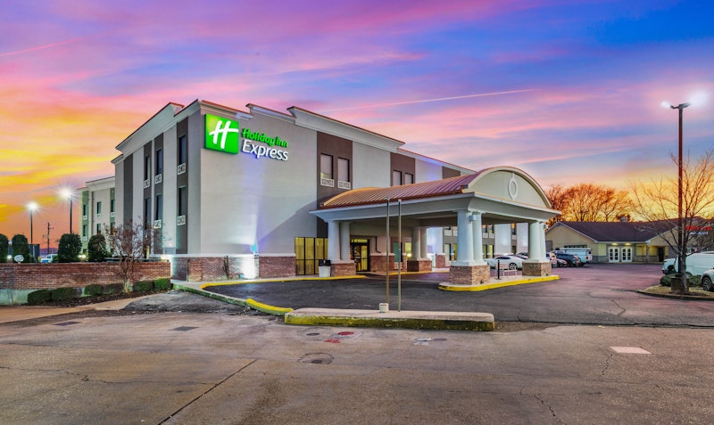 HOLIDAY INN EX HOTELS AND STES