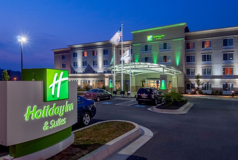 HOLIDAY INN EXP STES BECKLEY