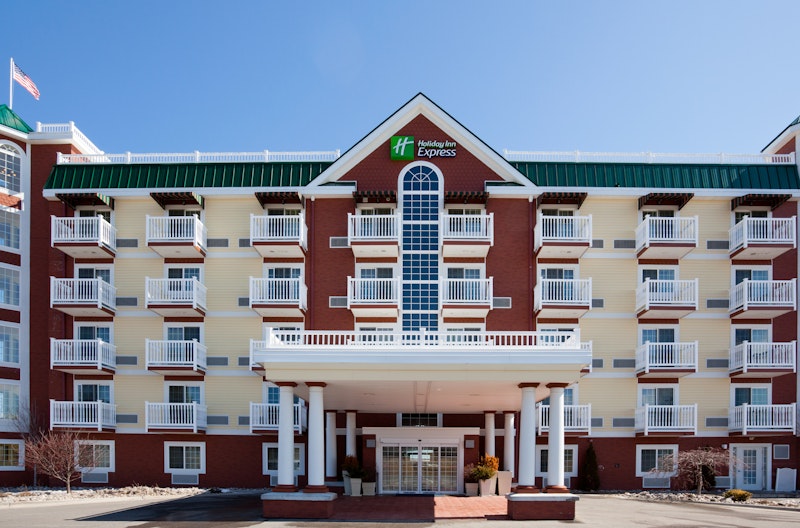 Holiday Inn Express and Suites Petoskey