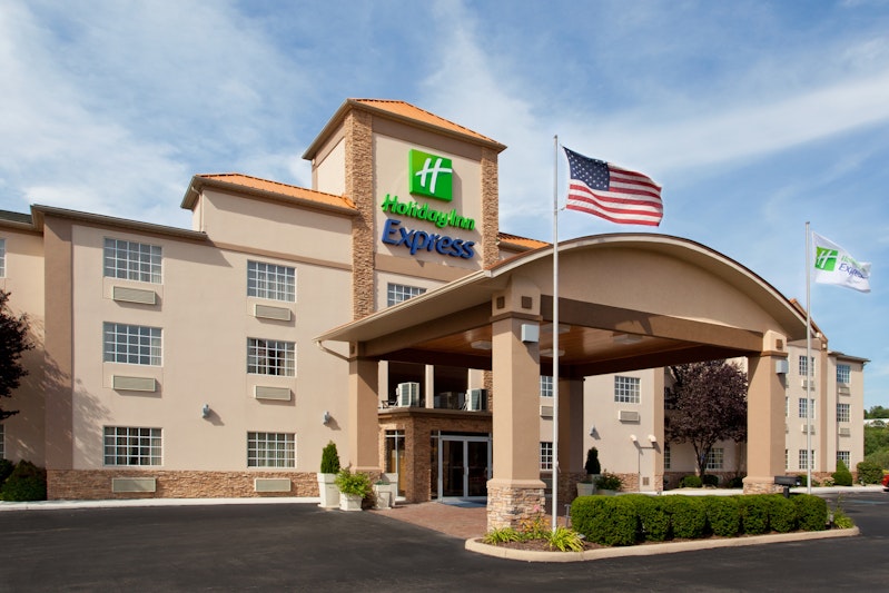 HOLIDAY INN EXPRESS DELMONT