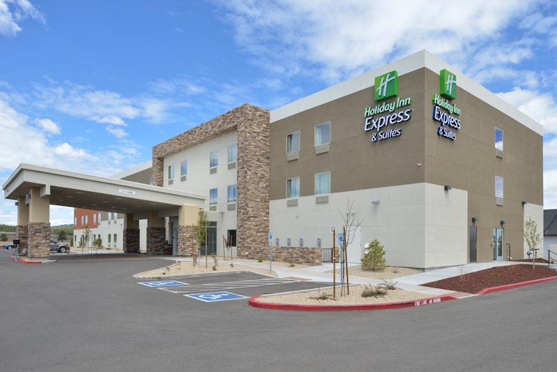 Holiday Inn Express and Suites WILLIAMS
