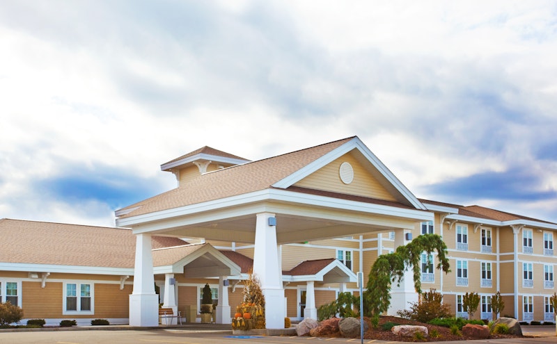 HOLIDAY INN EXP STES IRON MT