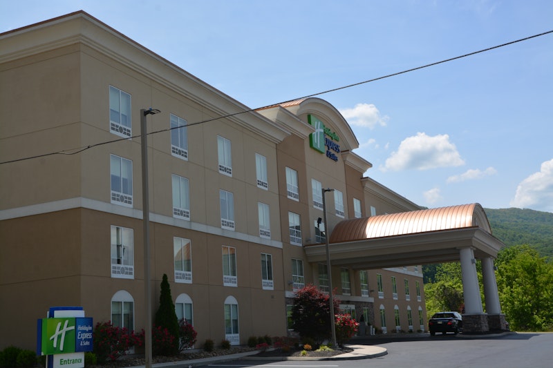 Holiday Inn Express & Suites Caryville
