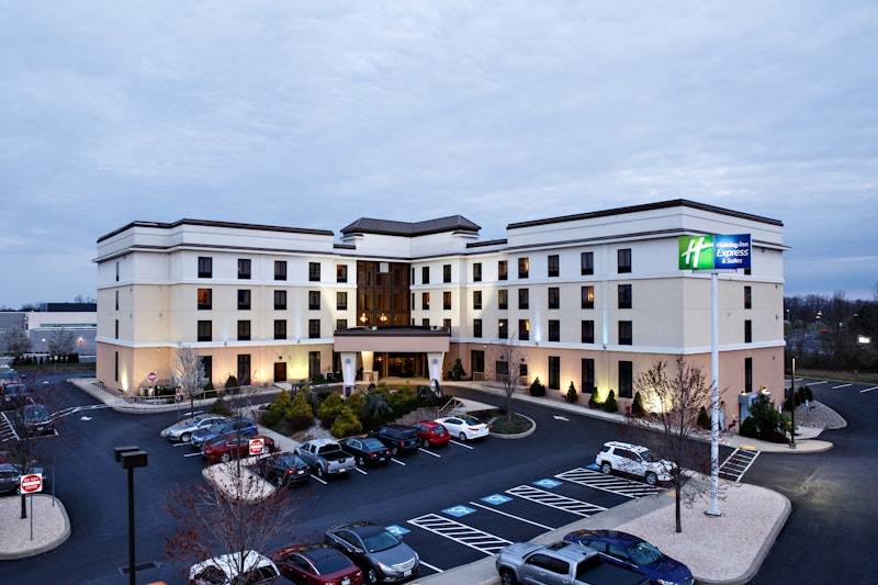Holiday Inn Express and Suites Harrisburg W – Mechanicsburg
