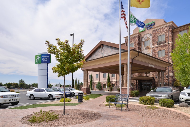 HOLIDAY INN EXP STES I-10