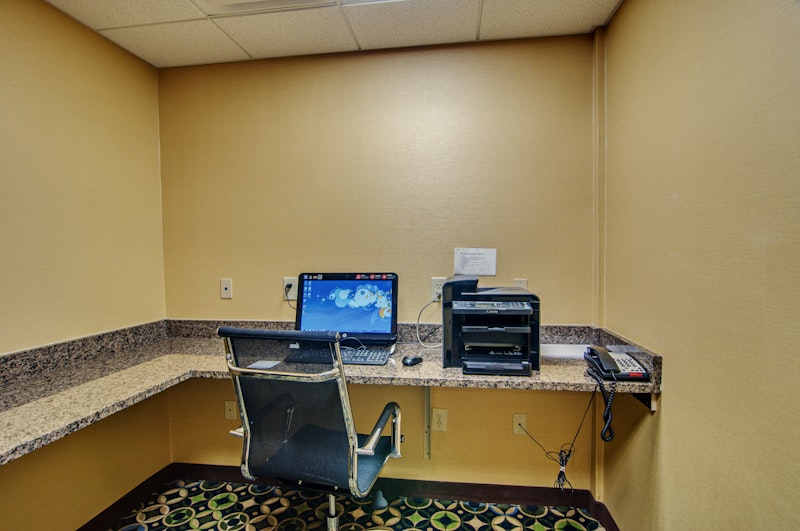 Holiday Inn Express and Suites Wytheville