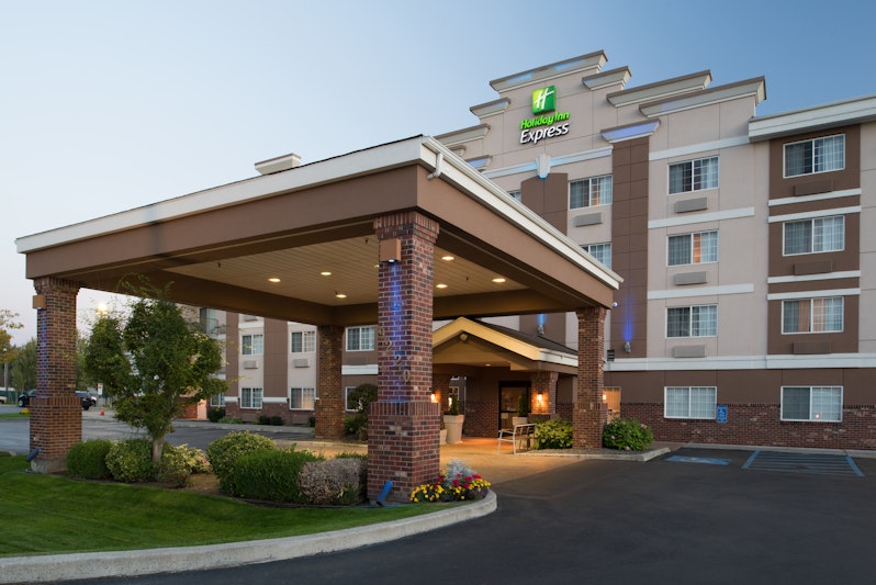 HOLIDAY INN EXPRESS VALLEY