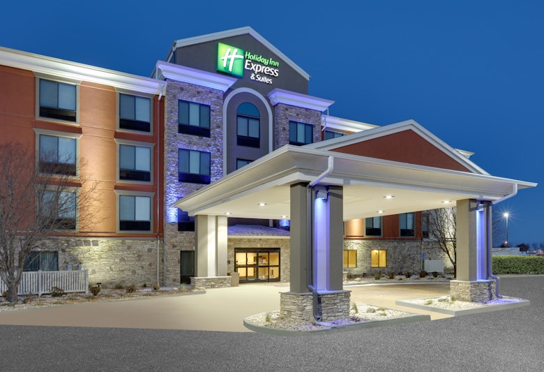 HOLIDAY INN EXPRESS MITCHELL