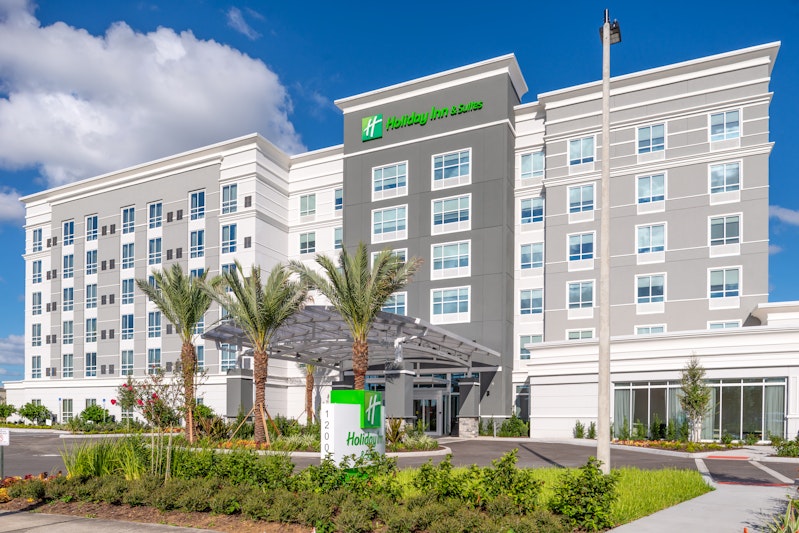 Holiday Inn Hotel and Suites Orlando I-Drive – Theme Parks
