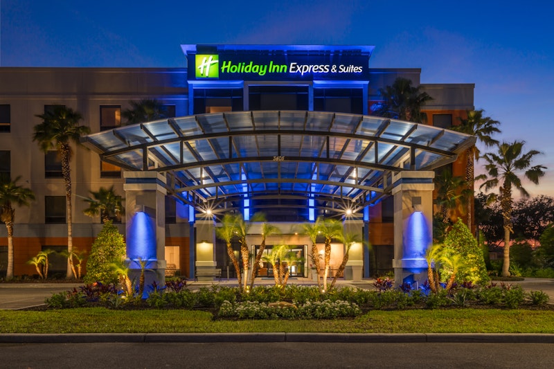Holiday Inn Express and Suites Lakeland South