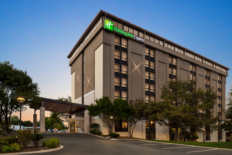 HOLIDAY INN EXPRESS SA AIRPORT