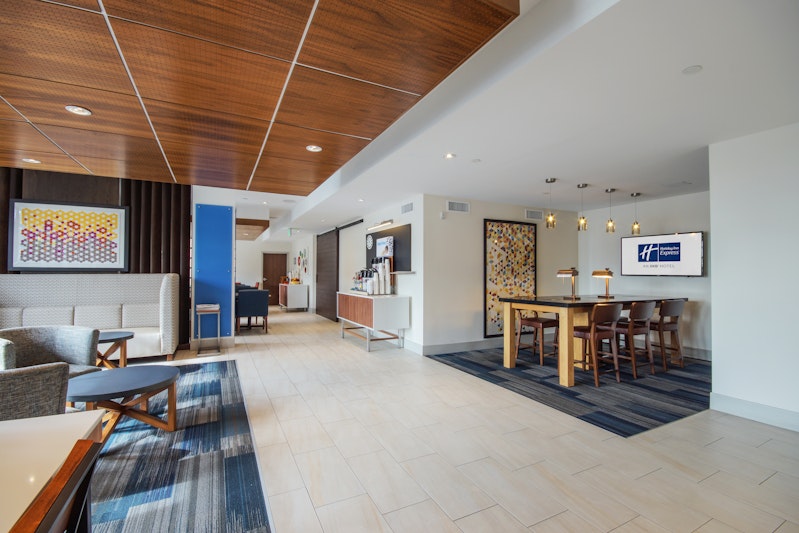 HOLIDAY INN EXPRESS MIRA MESA