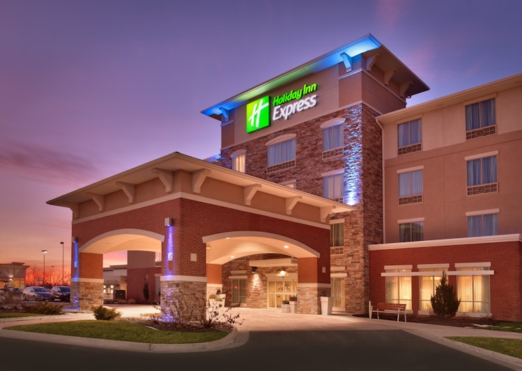 Holiday Inn Express Hotel & Suites OVERLAND PARK