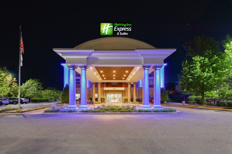 Holiday Inn Express Hotel and Suites
