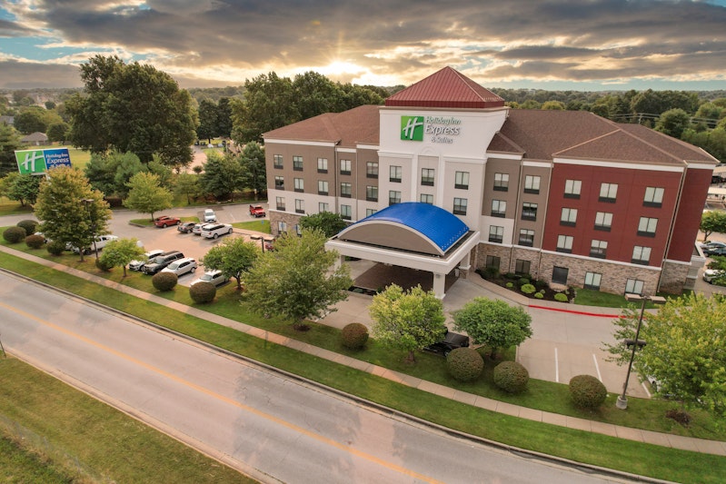 Holiday Inn Express Hotel & Suites SPRINGFIELD-MEDICAL DISTRICT