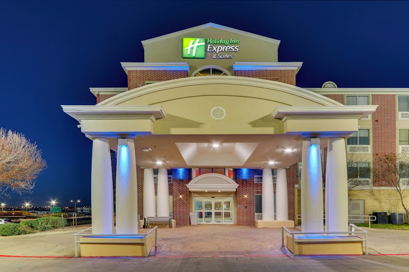 HOLIDAY INN EXP STES LAKE WORT
