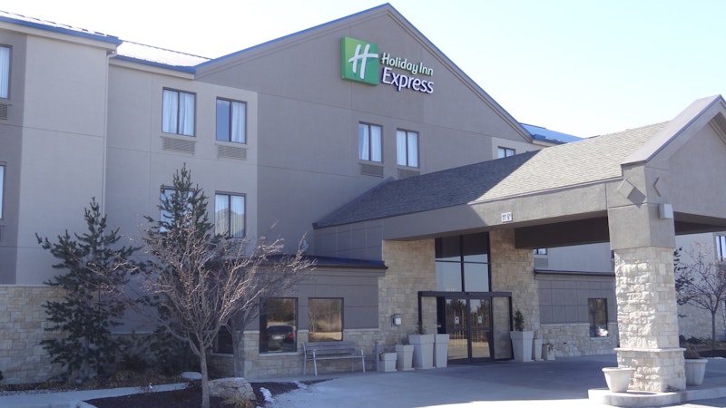HOLIDAY INN EXPRESS BONNER SPRINGS