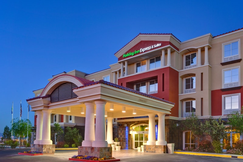 HOLIDAY INN EXP STES I-215