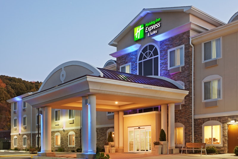 HOLIDAY INN EXP STES MERIDEN