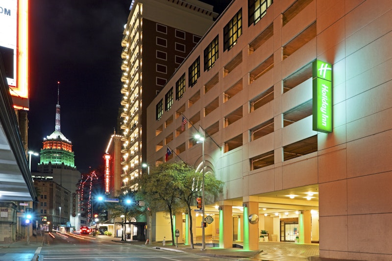 HOLIDAY INN SAN ANTONIO RIVERWALK