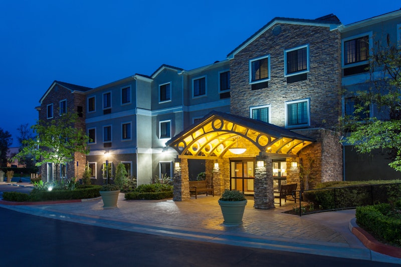 STAYBRIDGE SUITES LAKE FOREST