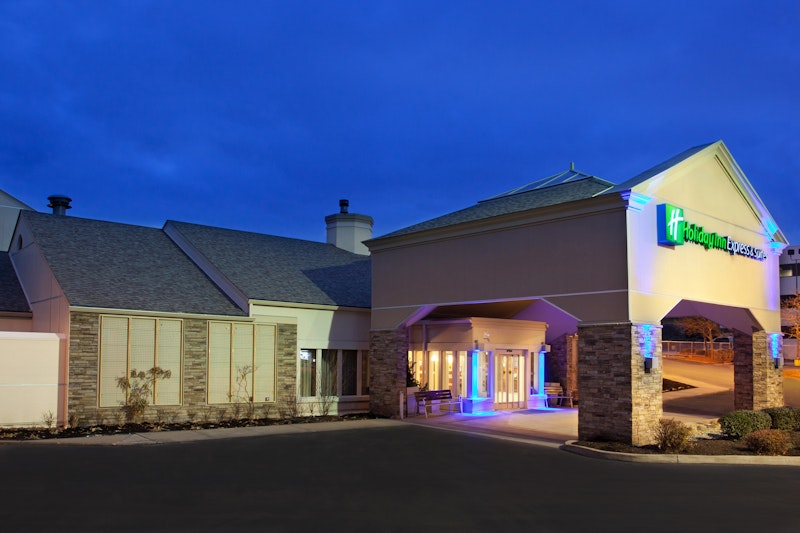 Holiday Inn Express Hotel & Suites Pittsburgh Airport
