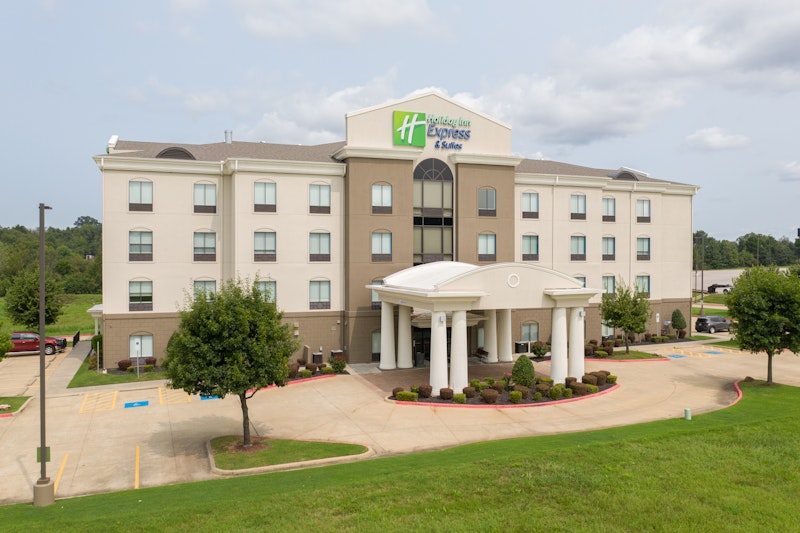 Holiday Inn Express Suites Van Buren