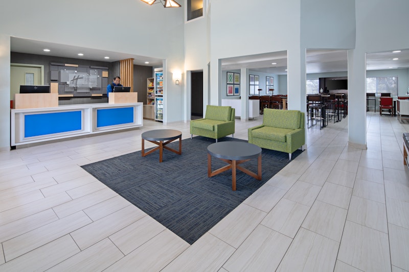 HOLIDAY INN EXP STE WATSONVILL