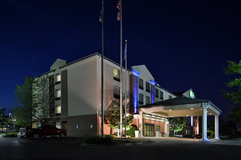 HOLIDAY INN EXP STE NEW BERLIN