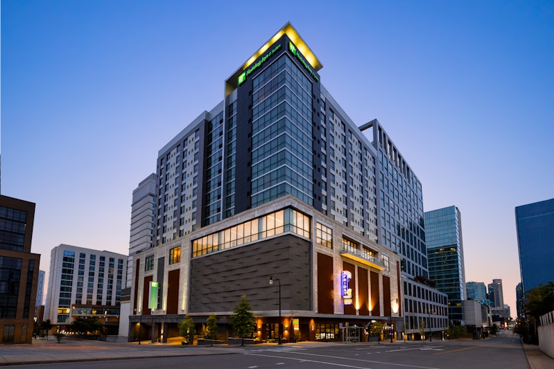 Holiday Inn Hotel and Suites Nashville Downtown – Broadway