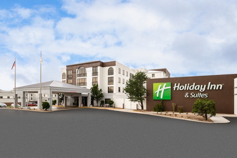 Holiday Inn & Suites Springfield
