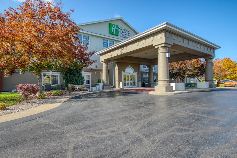 HOLIDAY INN EXP STES OSHKOSH
