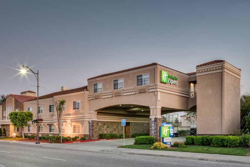 HOLIDAY INN EXPSTE SANTA CLARA