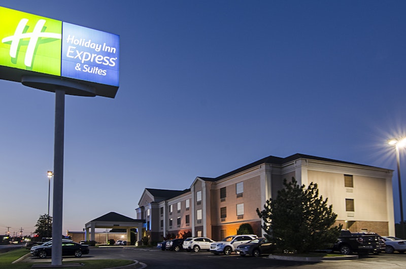 HOLIDAY INN EXP STES VINITA