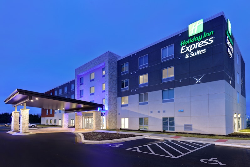 Holiday Inn Express and Suites Ottawa