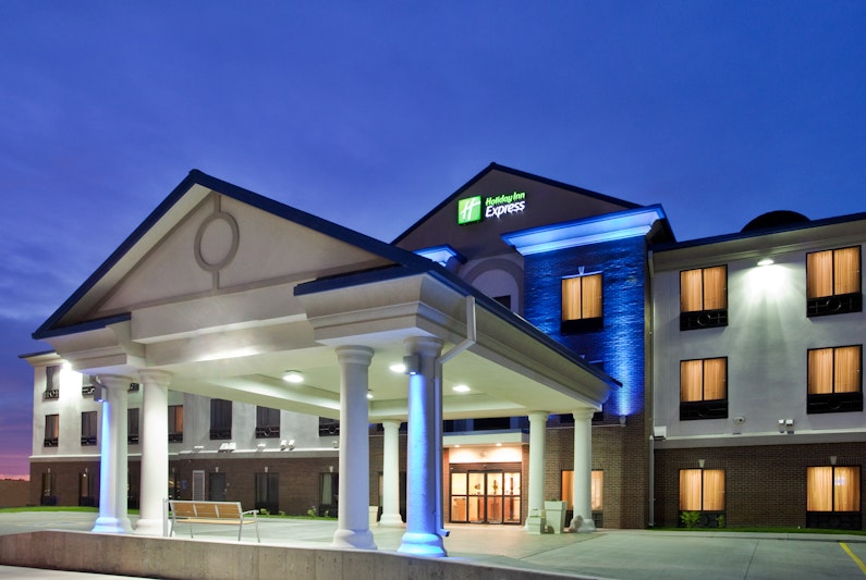 HOLIDAY INN EXP STE MCPHERSON